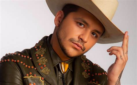 Christian Nodal estrena VIDEO donde incluye a cantante con la .